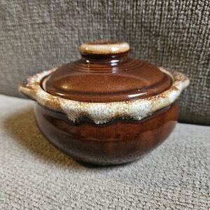 Vintage Monmouth maple leaf USA brown drip glaze bean pot bowl & lid